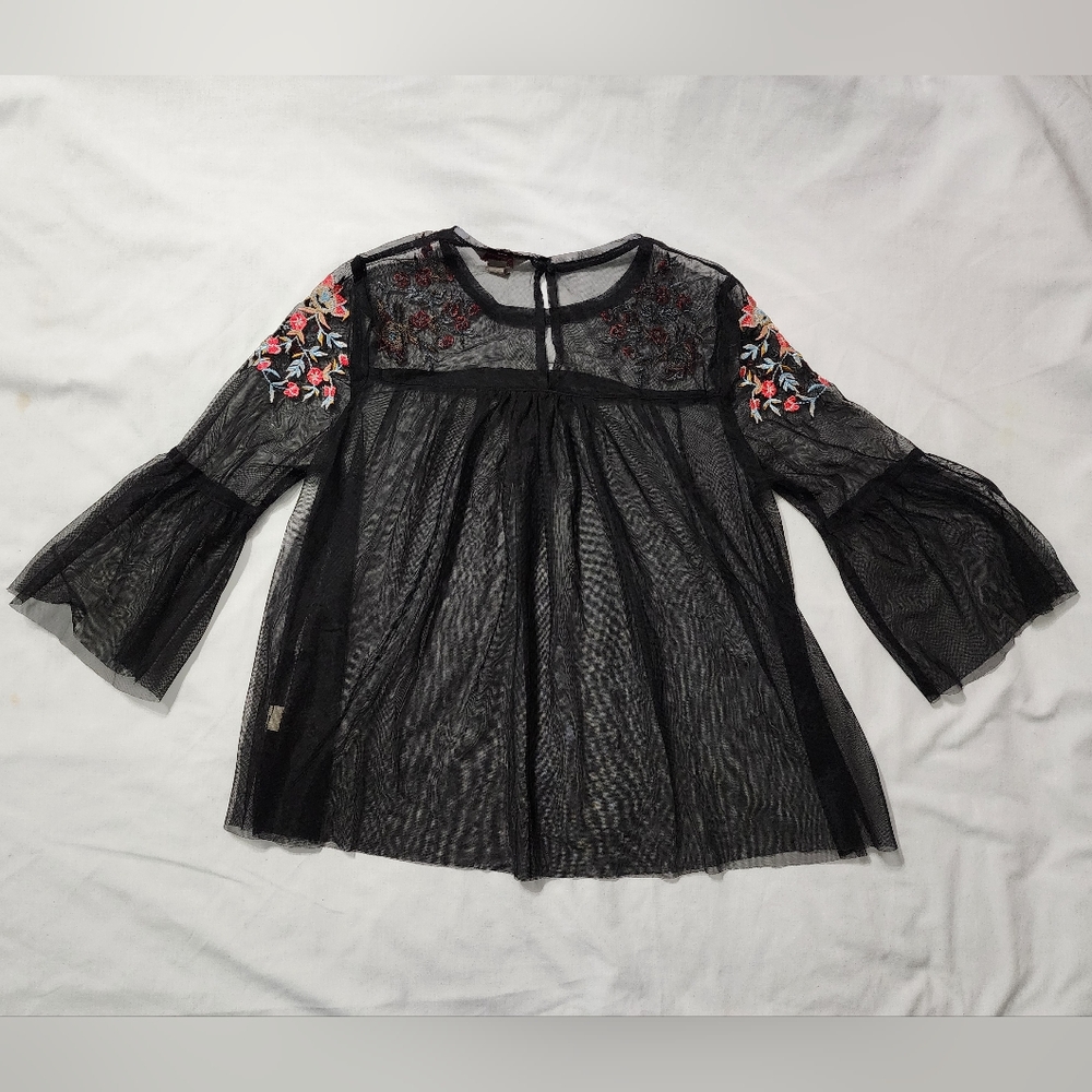 Size small Arizona black mesh blouse with embroidered flowers on the shoulders - Picture 2 of 4